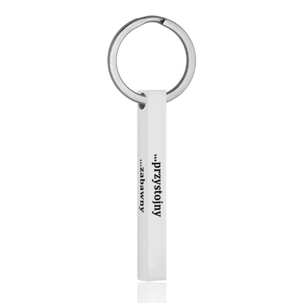 Brelok z napisem 'przystojny, zabawny' w kolorze białym.