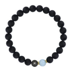 Bransoletka z czarnych koralików z jednym niebieskim koralikiem i symbolem zodiaku.