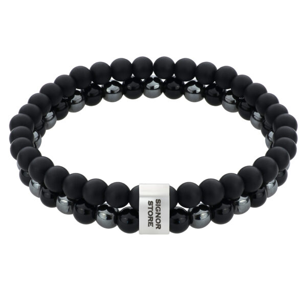 Czarna bransoletka z okrągłych koralików i srebrnym elementem z napisem 'SIGNOR STORE'.