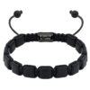 Czarna bransoletka z prostokątnymi elementami i regulowanym sznurkiem.