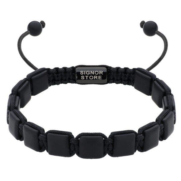 Czarna bransoletka z prostokątnymi elementami i regulowanym sznurkiem.