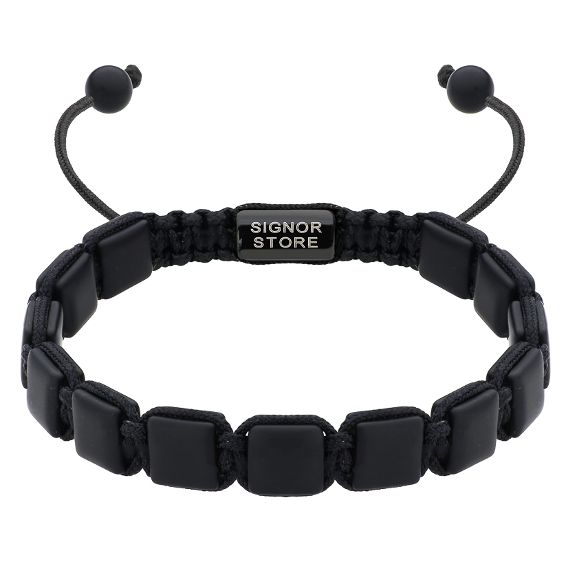 Czarna bransoletka z prostokątnymi elementami i regulowanym sznurkiem.