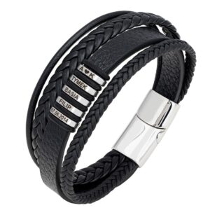 Czarna skórzana bransoletka z plecionką, metalowymi tulejkami z grawerunkiem imion i daty.