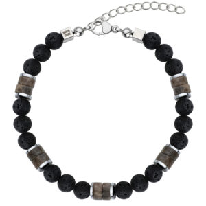 Bransoletka z czarnych koralików z metalowymi akcentami.
