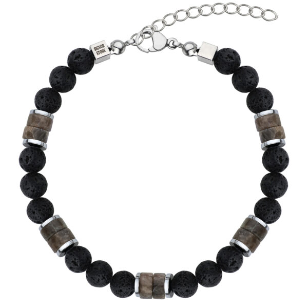 Bransoletka z czarnych koralików z metalowymi akcentami.