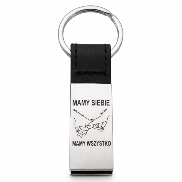 walentynkowy brelok ze srebrnym elementem i grawerem imion